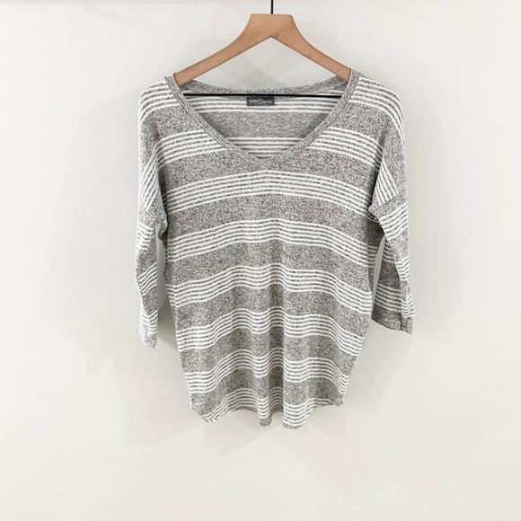 Market & Spruce Careen V Neck Gray Stripe Dolman Top Size Small - Picture 2 of 6